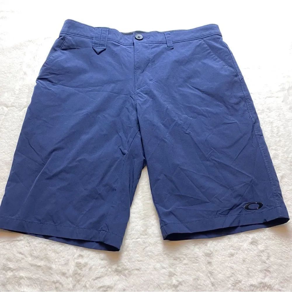 Oakley Blue Flat Front Shorts Size 30